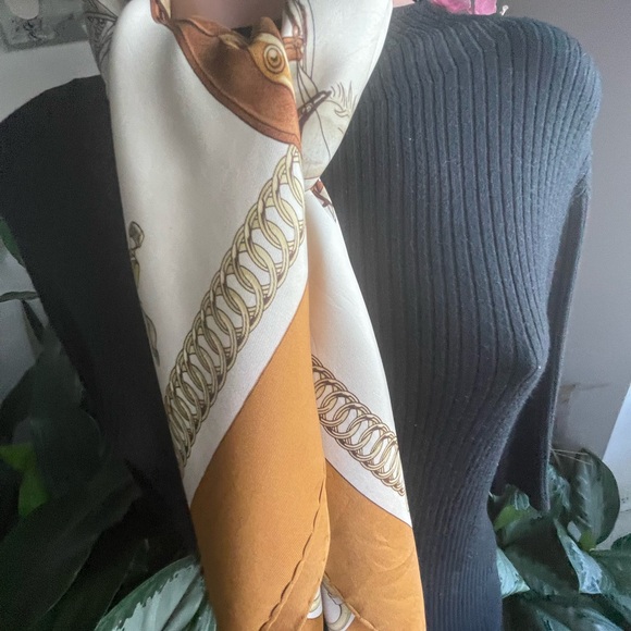 Hermès Attelages A Quatre Silk Scarf. - Picture 10 of 16